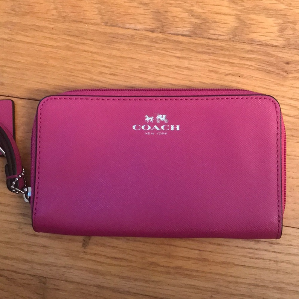 Coach wristlet wallet